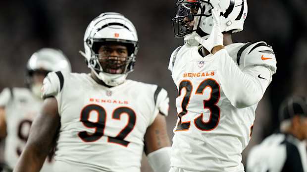 Dax Hill, BJ HIll, Rams, White out Sack